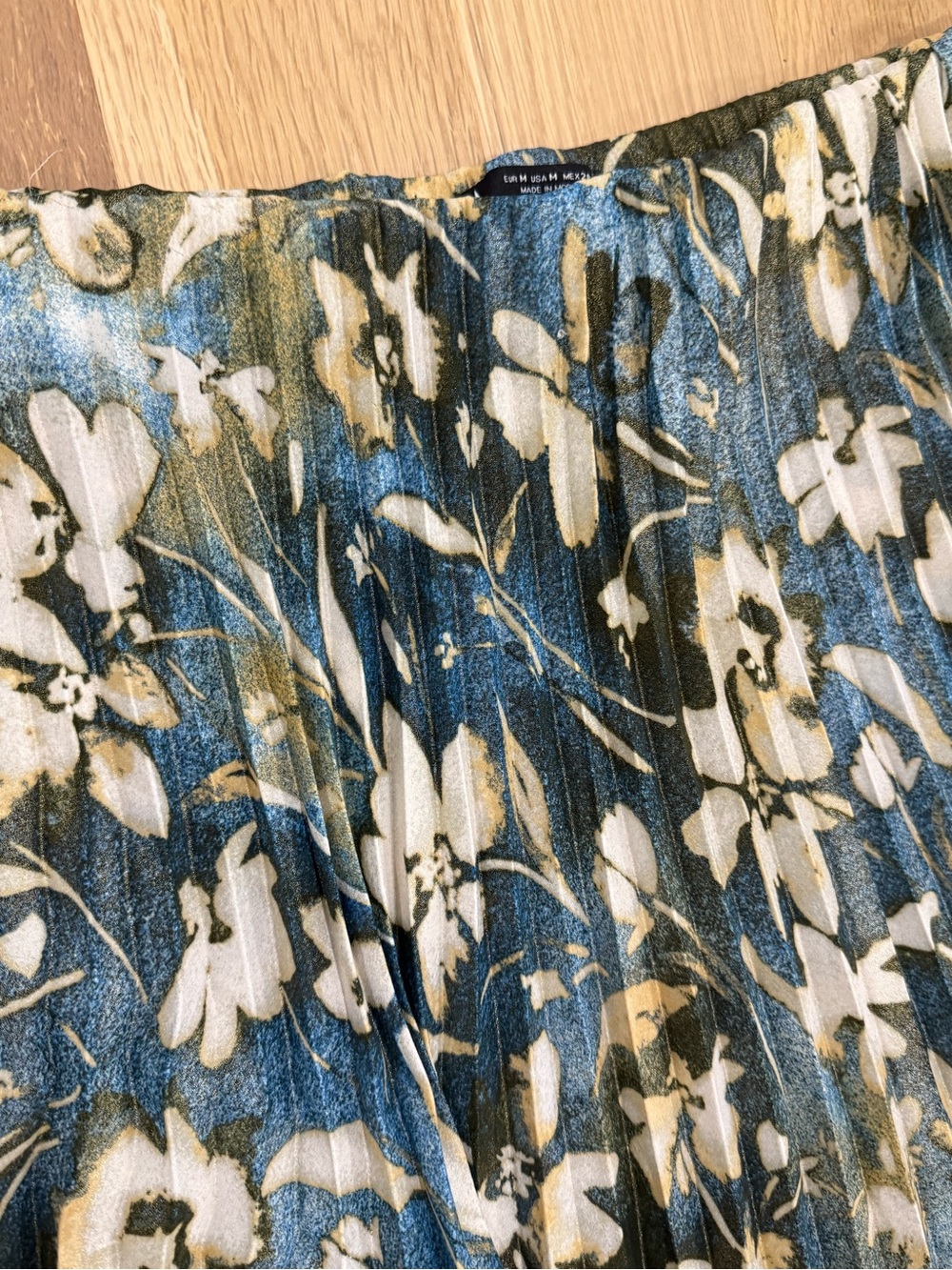 Zara Medium Pleated Floral Maxi Skirt - Blue White - Picture 2 of 3
